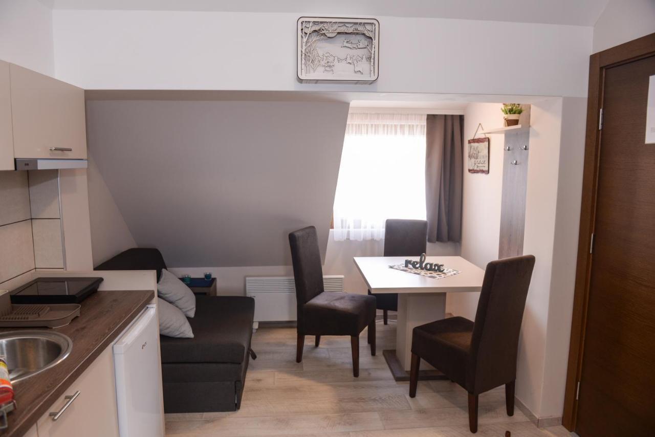 Apartman Milmari Idila โคเปานิก ภายนอก รูปภาพ