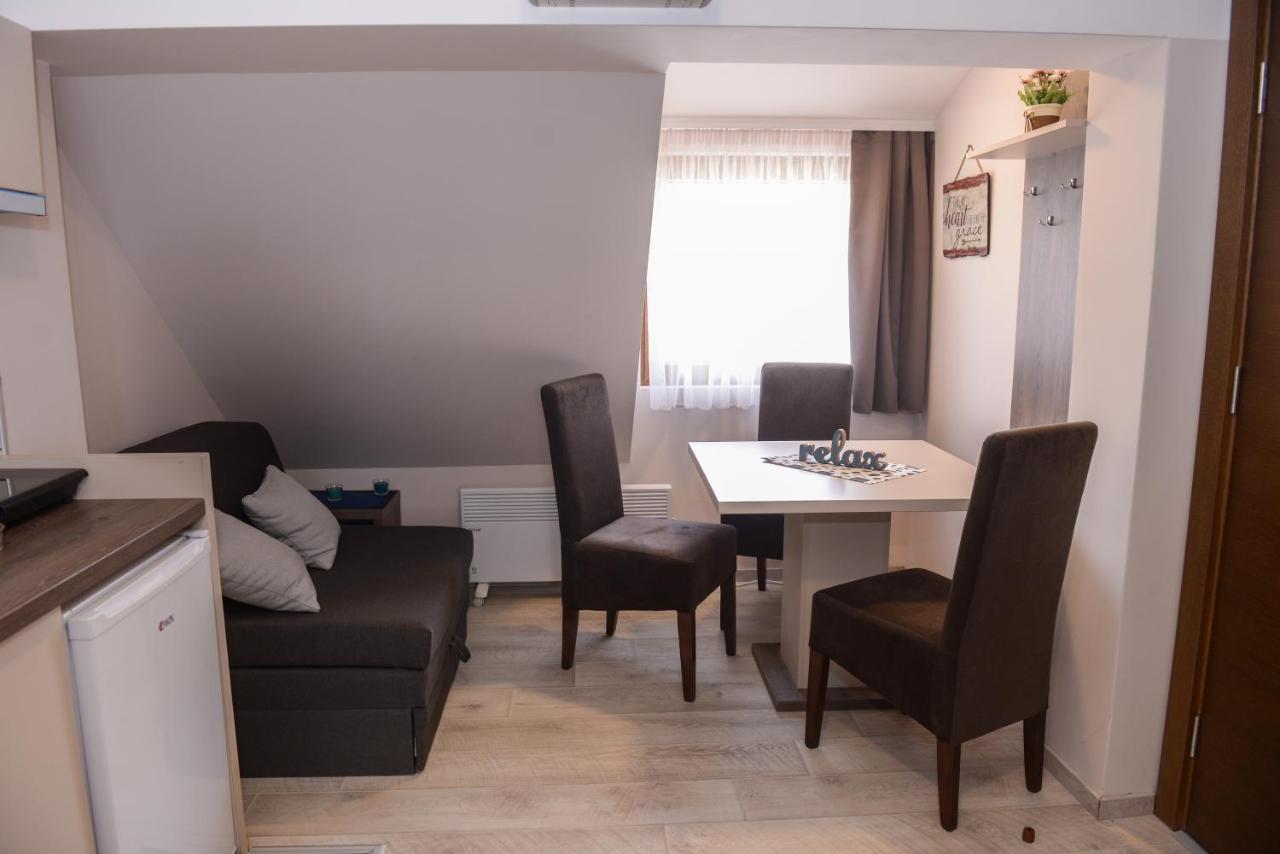 Apartman Milmari Idila โคเปานิก ภายนอก รูปภาพ